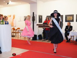 Fashion Show in der Contemplor Galerie Wien am 14. 03. 2024